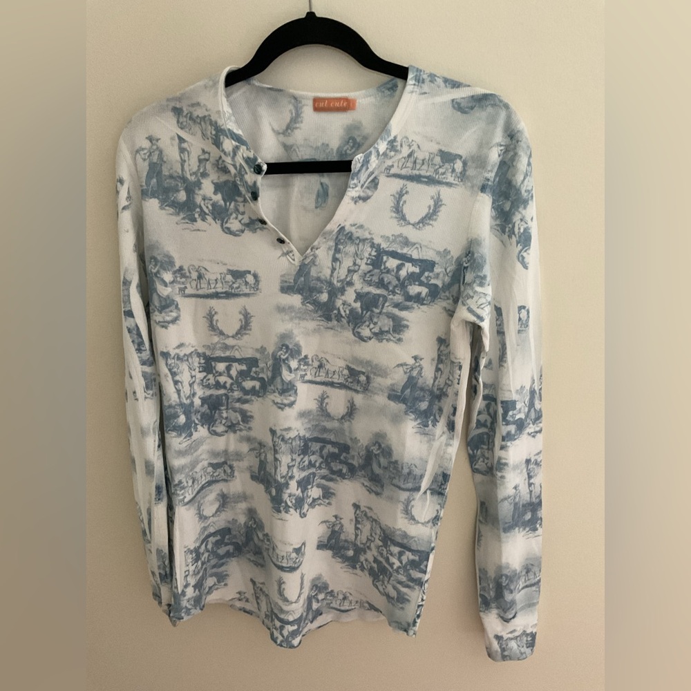 Cut Cute Light Blue and White Knit Top